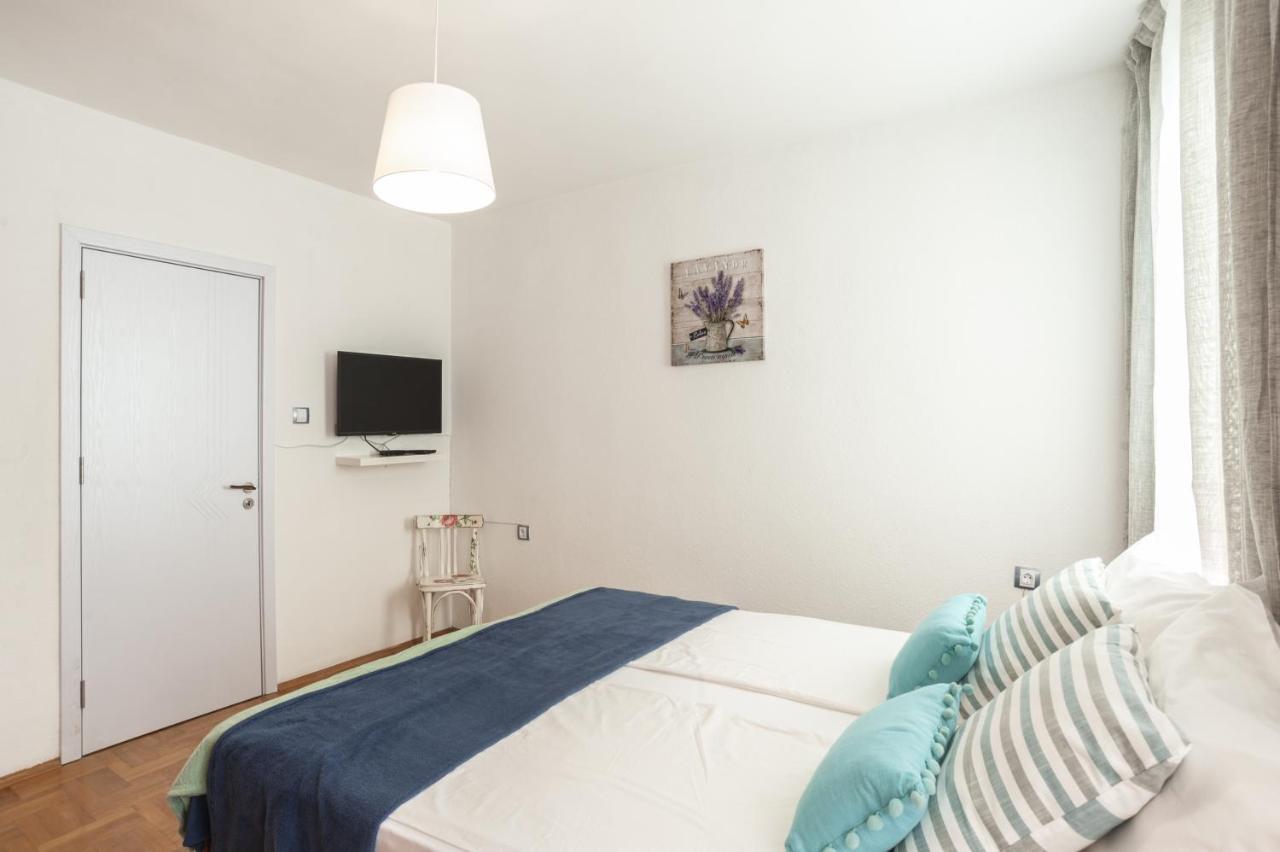 Sea Apartment Colours Бургас Экстерьер фото